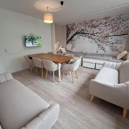 Bright 3-bedroom Apartment, Balcony, Accommodates Up To 7 Guests Bielefeld