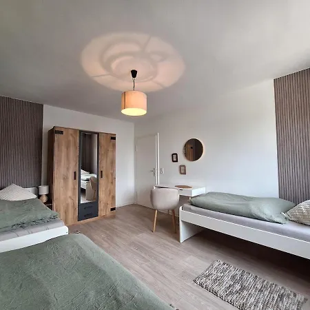 Apartmán Bright 3-bedroom Apartment, Balcony, Accommodates Up To 7 Guests *