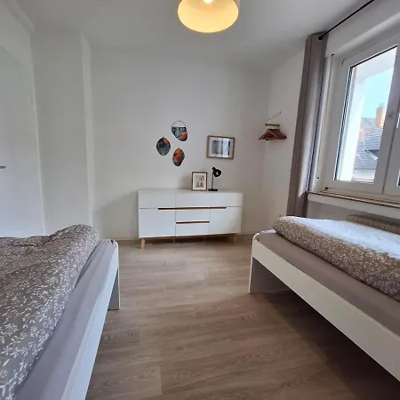 Bright 3-bedroom Apartment, Balcony, Accommodates Up To 7 Guests