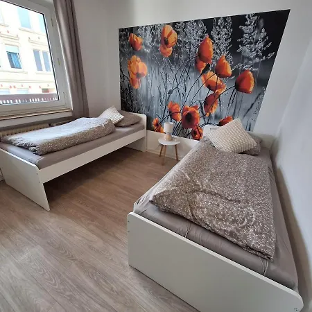 Bright 3-bedroom Apartment, Balcony, Accommodates Up To 7 Guests Apartmán *