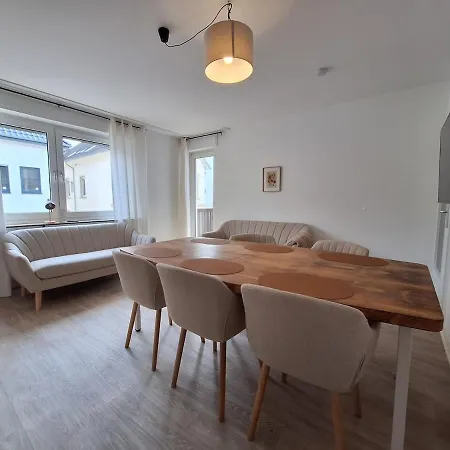 Bright 3-bedroom Apartment, Balcony, Accommodates Up To 7 Guests Bielefeld